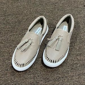 NWOT Steve Madden Ellery Slip On Sneakers